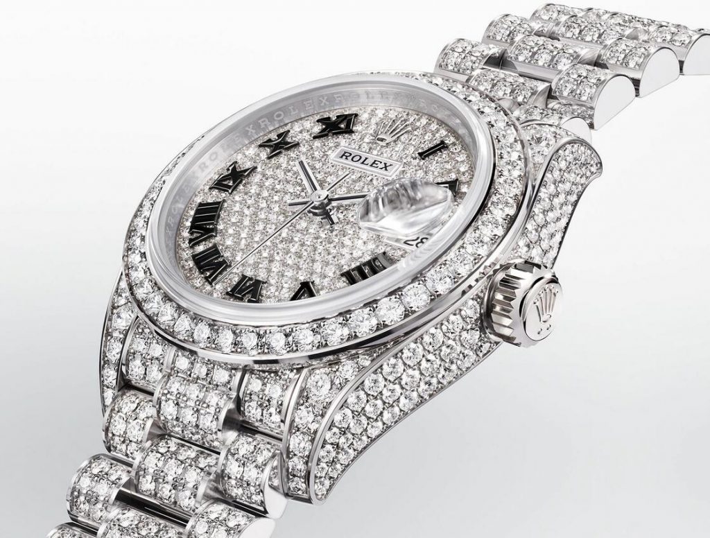 AAA replica watches seem extremely luxurious with diamonds.