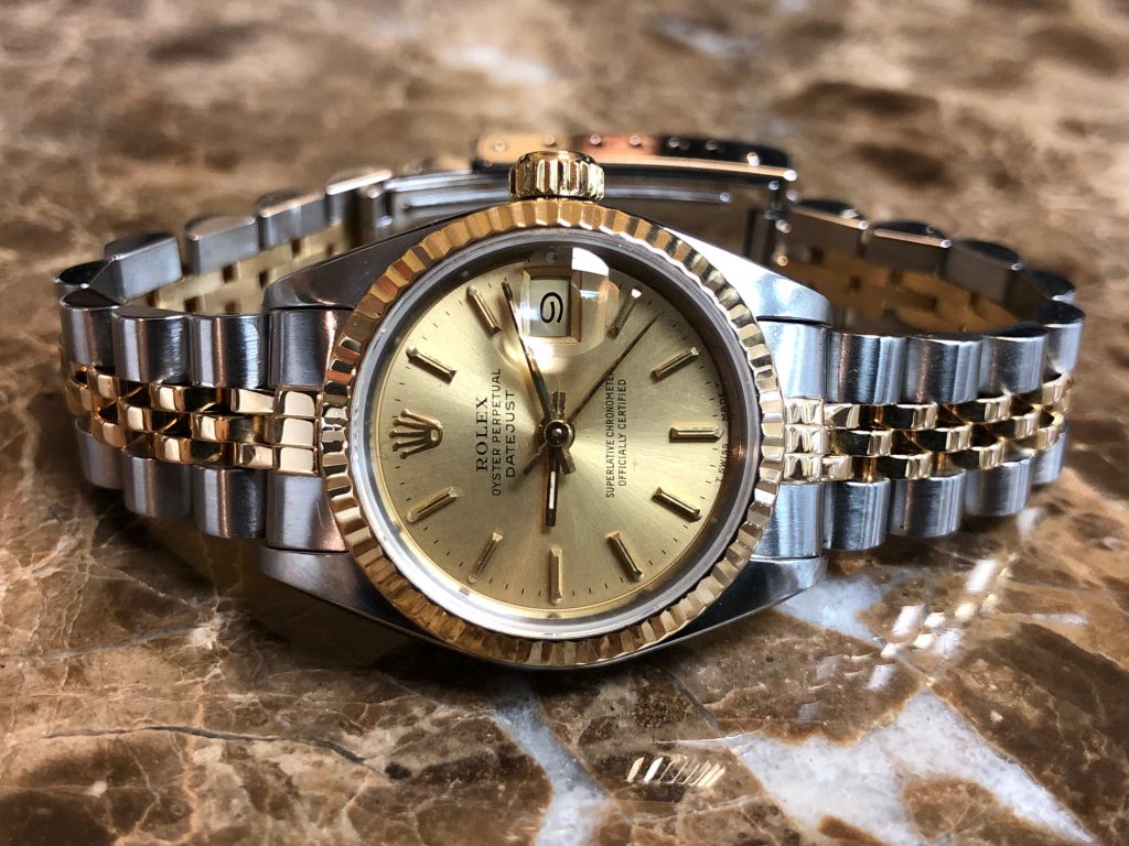 Rolex Datejust replica is good choice for formal occasion.