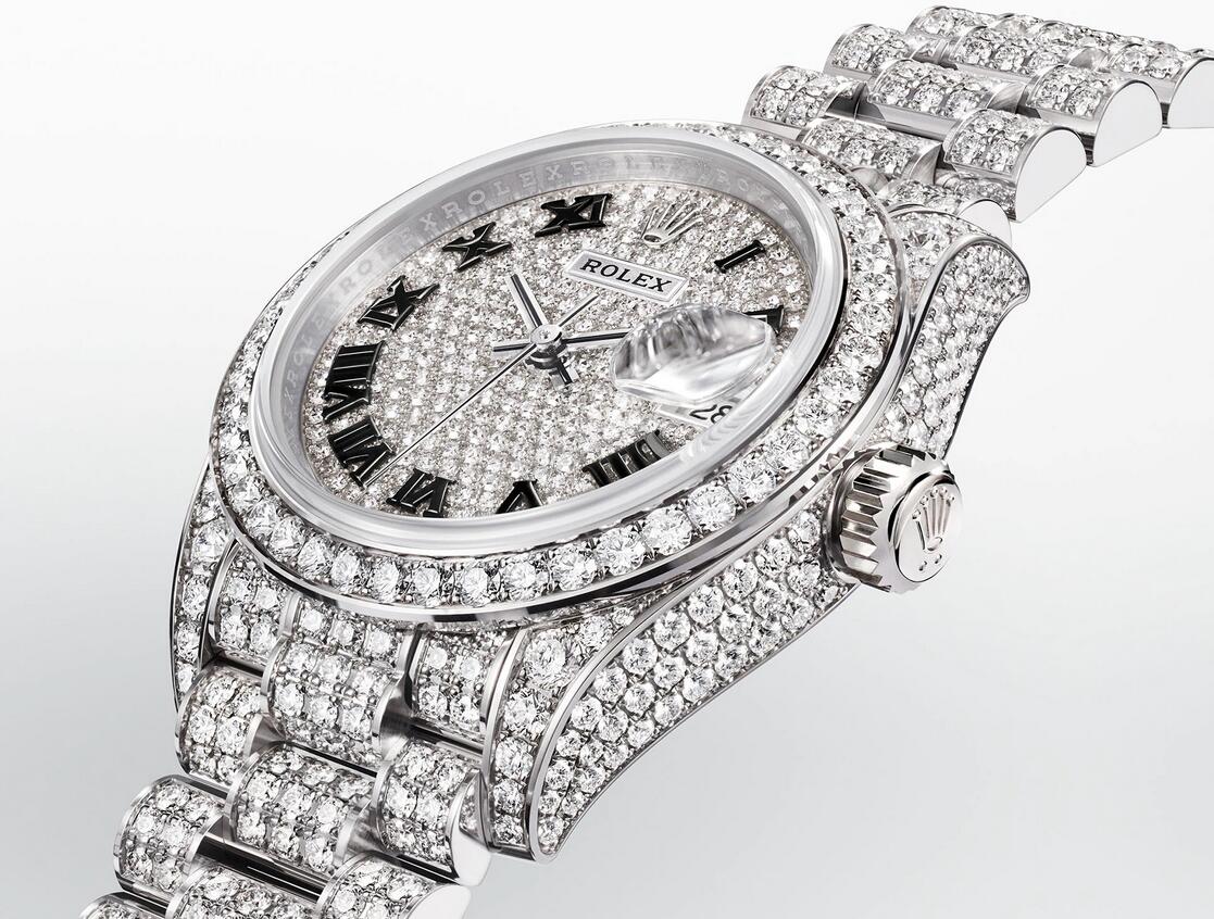 AAA replica watches seem extremely luxurious with diamonds.