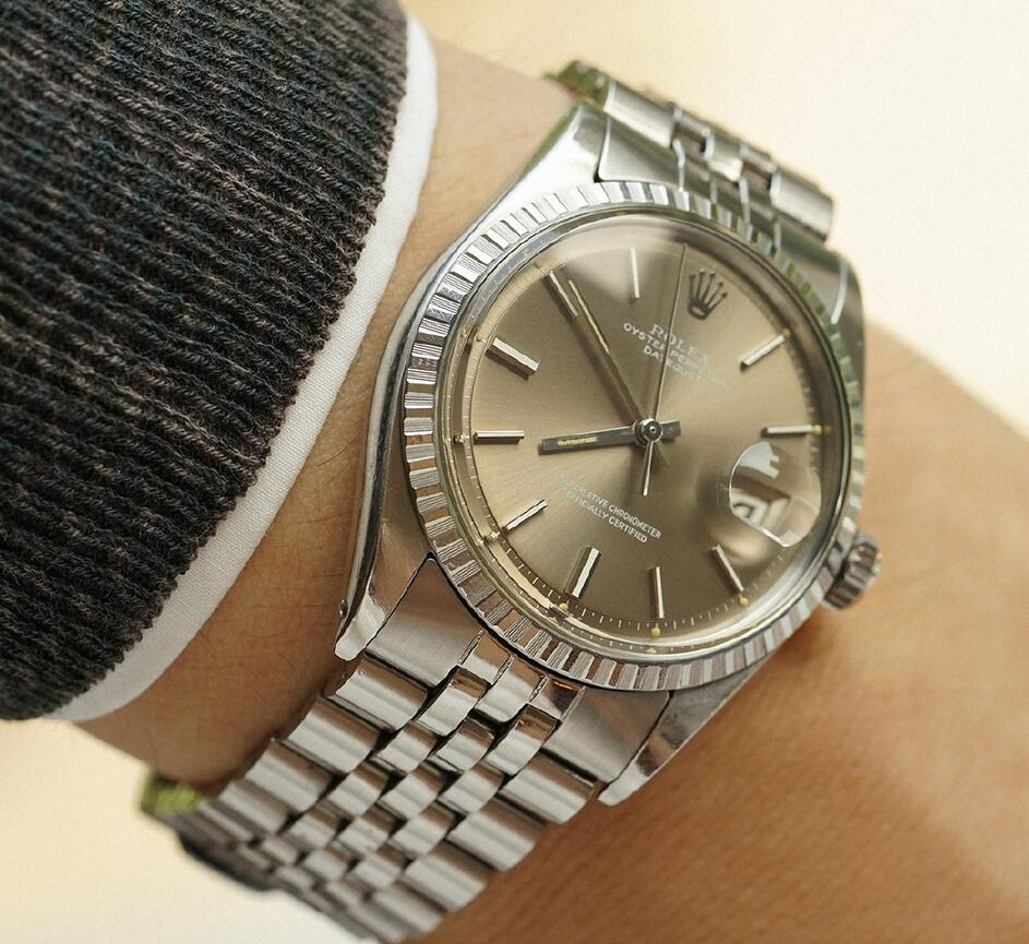 AAA replication watches are tasteful for the grey tone.